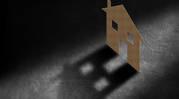 重慶傳統(tǒng)行業(yè)塌方，罪魁禍?zhǔn)拙故欠績r(jià)？