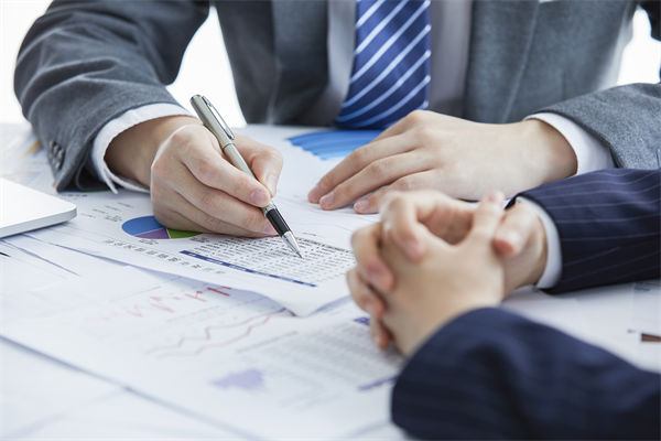 績效導向的預算管理：如何確保企業(yè)預算與KPI掛鉤？