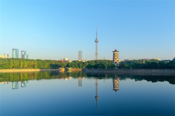 長(zhǎng)沙年度經(jīng)營(yíng)計(jì)劃咨詢公司如何為企業(yè)定制精準(zhǔn)戰(zhàn)略計(jì)劃？