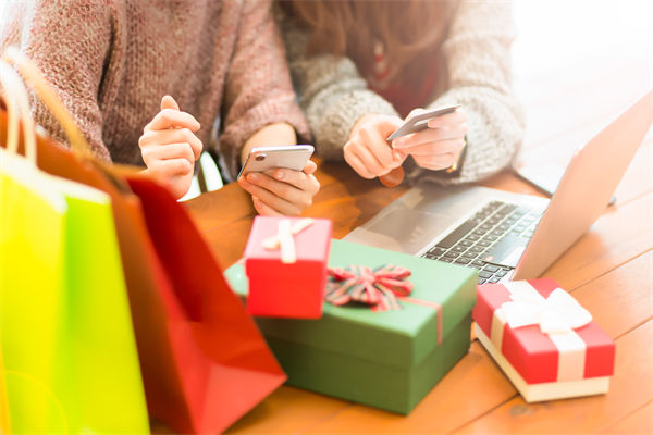 品牌戰(zhàn)略管理中，如何有效應(yīng)對(duì)市場(chǎng)變化與消費(fèi)者需求？