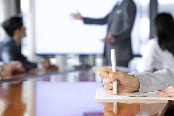 企業(yè)的會(huì)議管理制度不完善，如同虛設(shè)怎么辦？