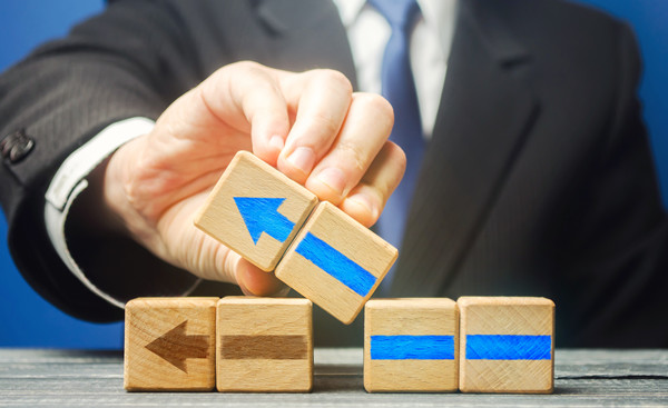 戰(zhàn)略迷茫，方向難尋，如何借戰(zhàn)略咨詢精準(zhǔn)定位企業(yè)航向？