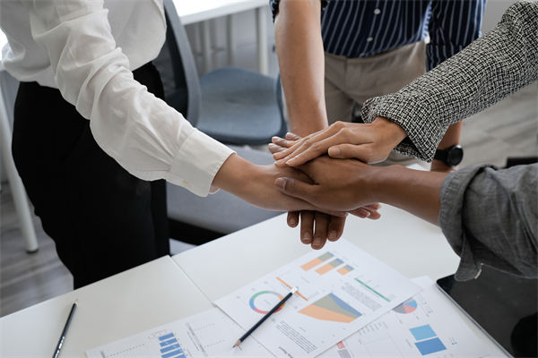 跨文化管理對企業(yè)全球化戰(zhàn)略實施的影響及應(yīng)對策略？