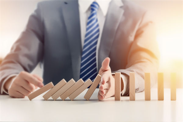 A股開盤大跌，近800股跌超9%，關(guān)聯(lián)企業(yè)如何調(diào)整戰(zhàn)略？