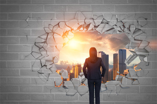 管理咨詢?nèi)绾瓮黄瞥Ｒ?guī)，為企業(yè)打造專屬競(jìng)爭(zhēng)優(yōu)勢(shì)？