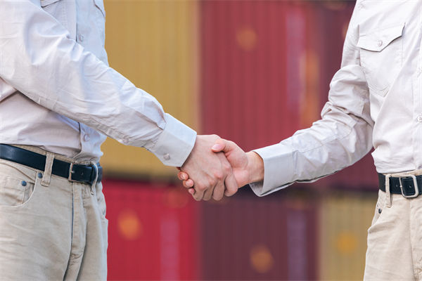 美線貨運訂艙就像“搶票”，制造業(yè)有什么看法？