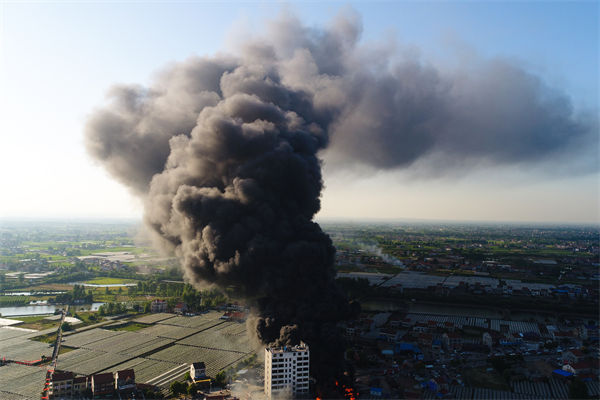 山東化工廠爆炸后樓房?jī)H?？蚣?，對(duì)制造業(yè)有何啟示？