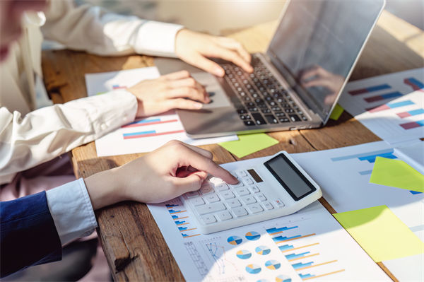 榴蓮價格暴跌50%，有人買了50箱，預(yù)算管理怎么看？