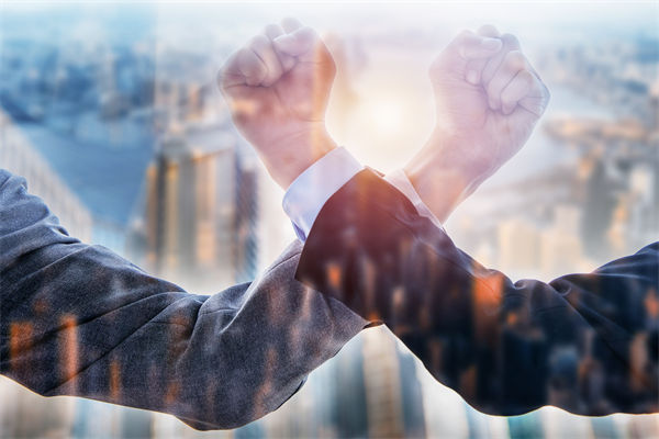 榮耀CEO承認(rèn)銷量非常困難，眾多企業(yè)的品牌戰(zhàn)略啟示