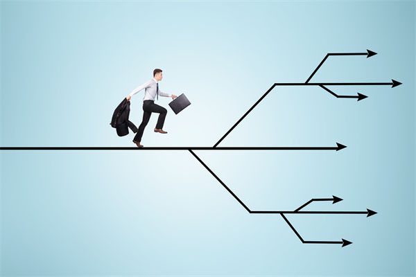 29歲女演員回應在餐廳當服務員，人力資源怎么看？