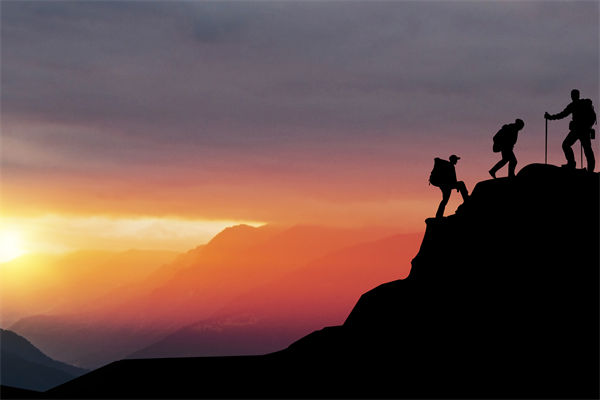 高層標(biāo)榜的文化理念，為何與基層執(zhí)行完全兩張皮？