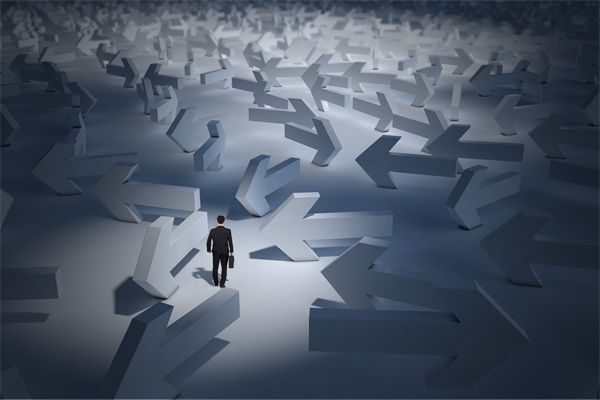 高層沉迷戰(zhàn)略藍(lán)圖，執(zhí)行層落地時為何偏離航道？