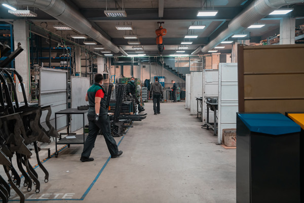 汽配行業(yè)人力資源管理咨詢服務(wù)機(jī)構(gòu)，車間技工流失率怎么降？